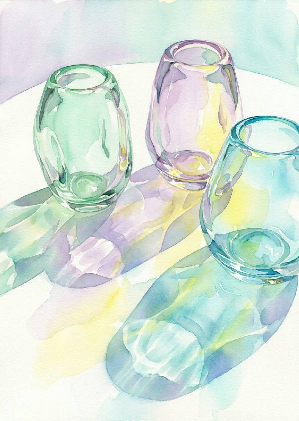 Akvarell av tre abstrakta Murano glasvaser i solljus. Brytet ljus, färgrika skuggor, mintgrön, lila, gul, akvamarin.