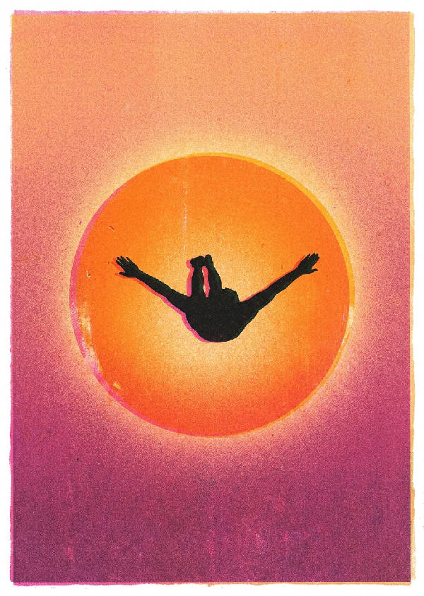 Svart silhuett av en klipphoppare mot en stor glödande orange sol med en varm gradient i persika och magenta.