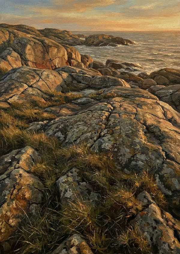 Vertikal oljemålning av solbakade granitklippor vid Sveriges kust, med mjukt guldsken från sen eftermiddag.