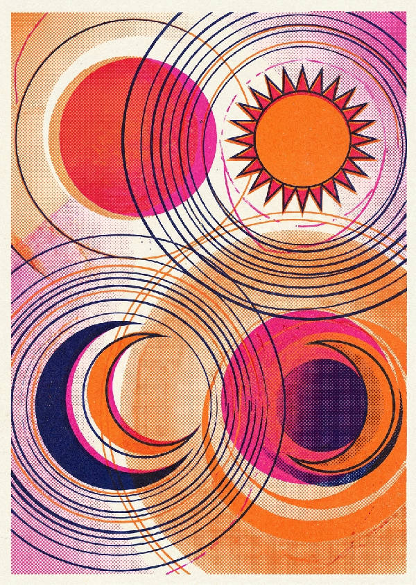 Retro-futuristiskt risograftryck av en himmelsk karta. Geometrisk sol, månar, koncentriska cirklar i orange, magenta, marinblått. Halvtonsprickar och bläckfångst.
