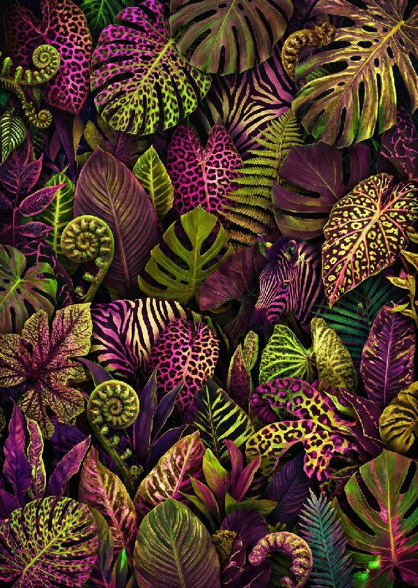 Tät digital djungelcollage med överdimensionerade blad i neonmönstrad leopard och sebra i magenta, chartreusegrön, plommon och guld.